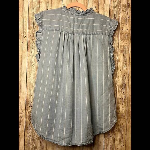 🌸 Cupio Striped Ruffle Sleeveless Top – Size Large - Picture 3 of 4